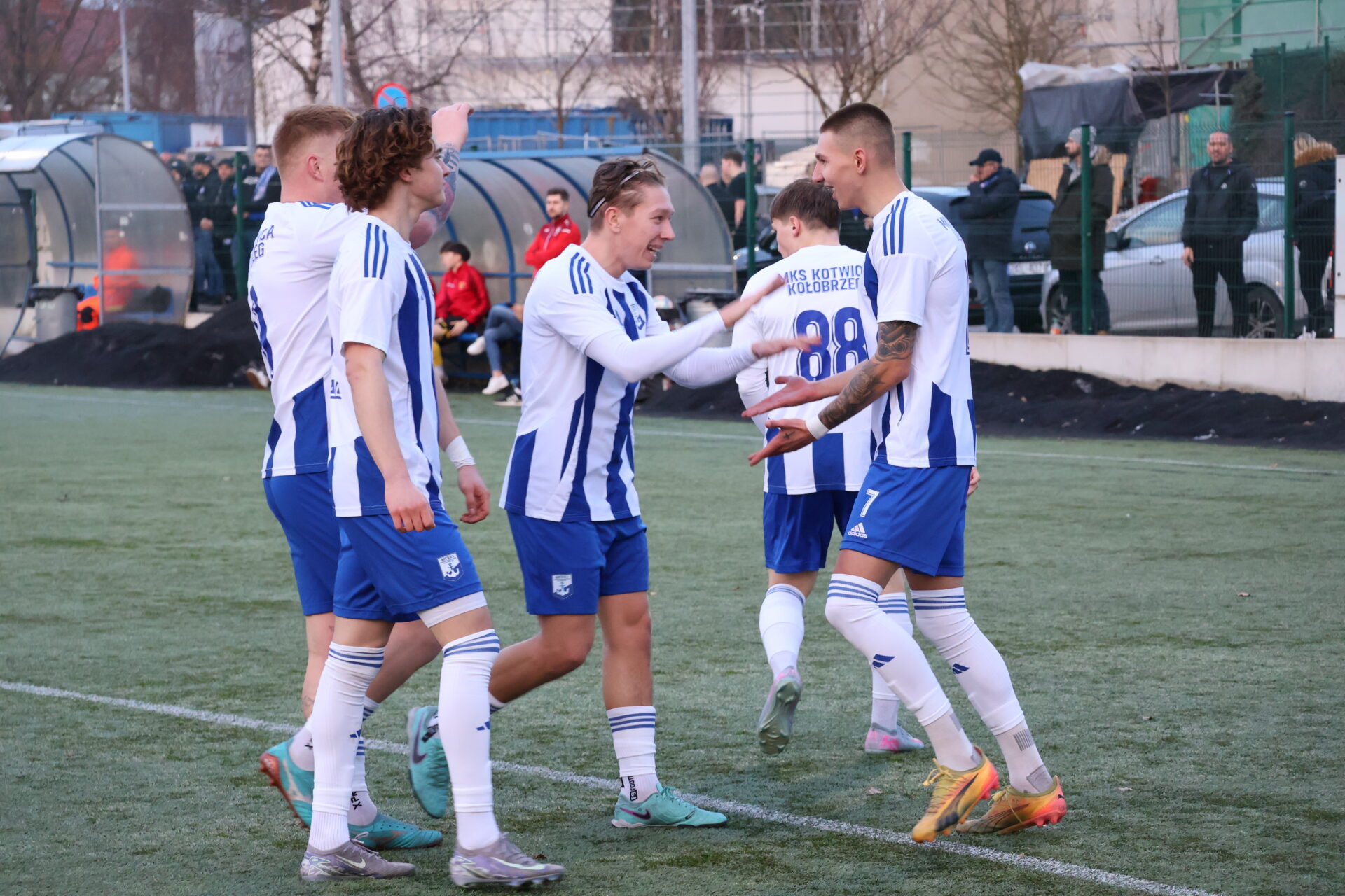 Kotwica na „szóstkę”